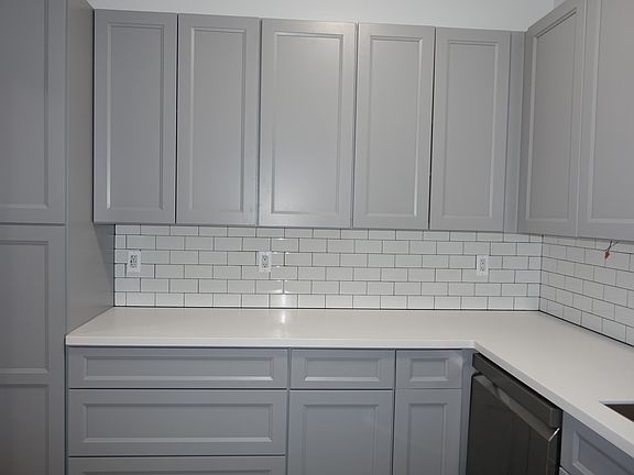 5th image of 601 W 136th St #15A