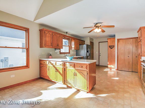 5th image of 1066 Ronald Dr