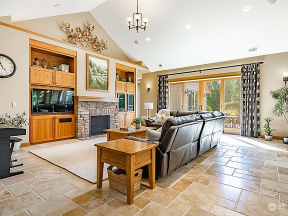 3rd image of 275 W Maberry Drive