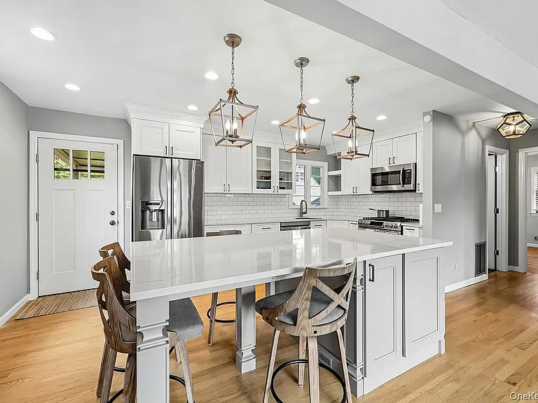 41 Sheldon Ave — Photo 3