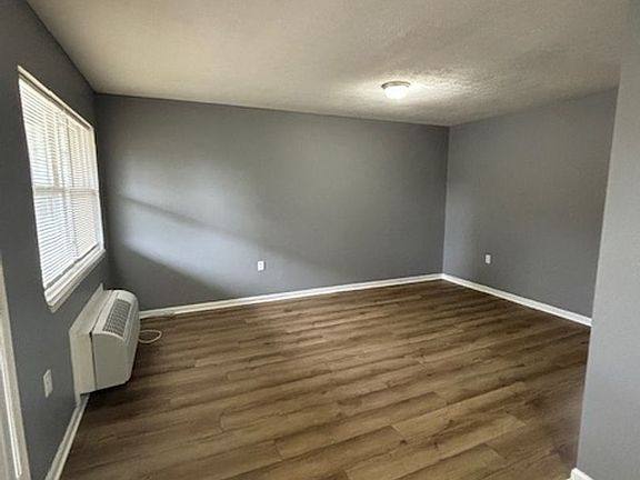2nd image of 433 Woodcreek Dr #12