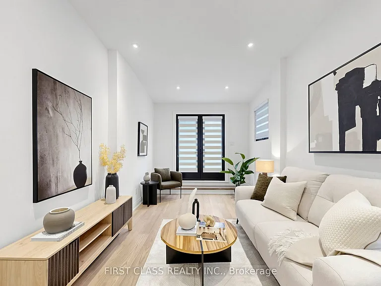174 Manning Ave — Photo 2