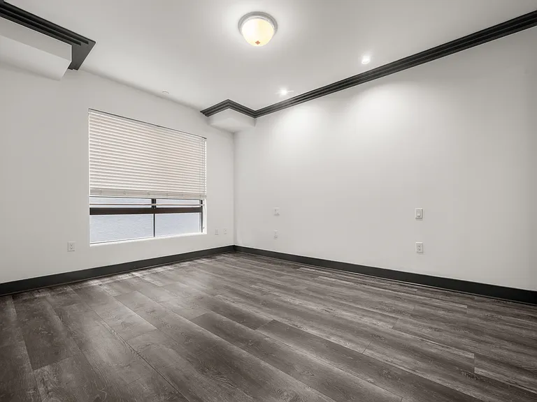 2131 S Beverly Glen — Photo 26