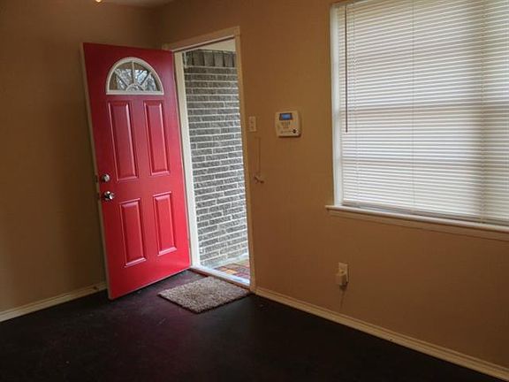 4th image of 3029 Albany Dr
