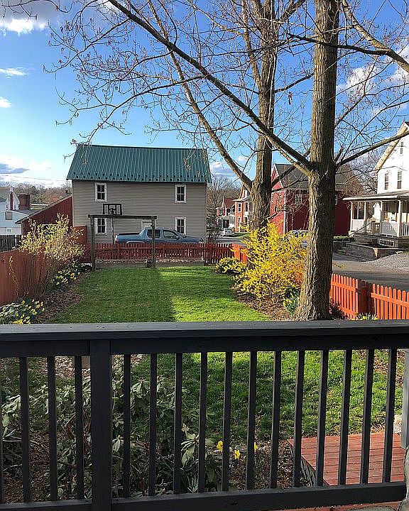 1st image of 233 E Park St