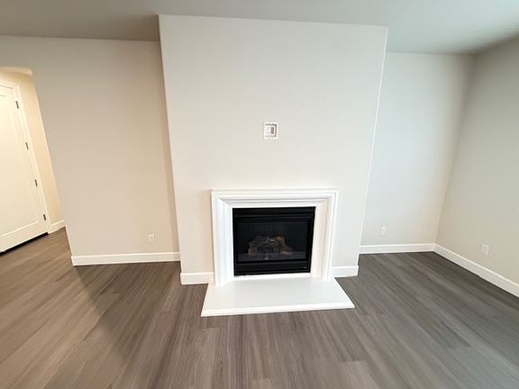 5th image of 5018 Winthrop Ct