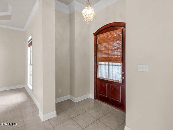 3rd image of 207 Copperfield Way