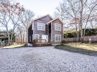 121 Cedar Dr, East Hampton, NY 11937