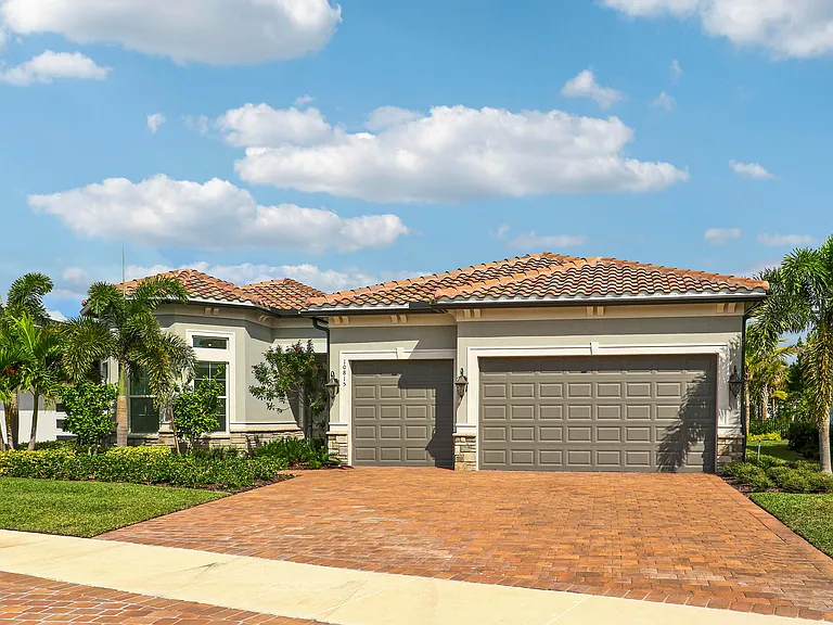 10815 Stellar Cir — Photo 1