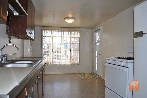 4th image of 618 W La Plata St