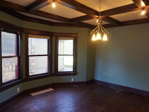 Dining rm