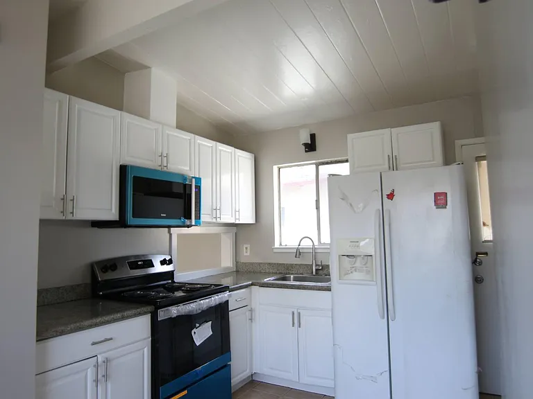 3271 Alma St — Photo 43