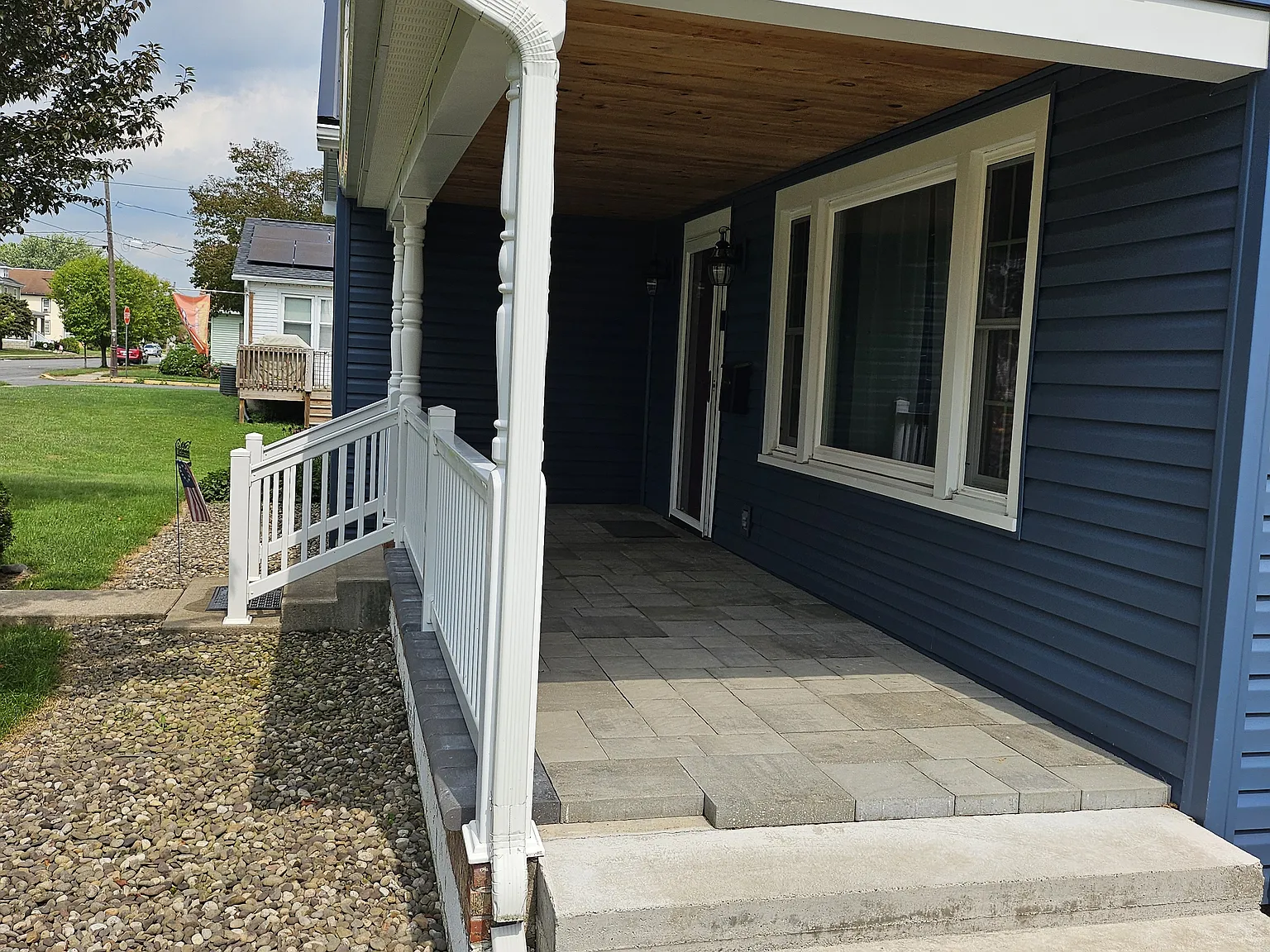 3 bed, 1.5 bath, 1800 sqft, $2,000 — Photo 3