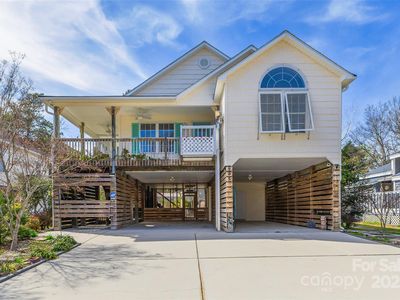 105 SW 3rd St, Oak Island, NC, 28465