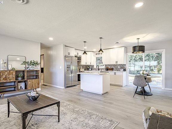 5th image of 2274 SE 48th Ave