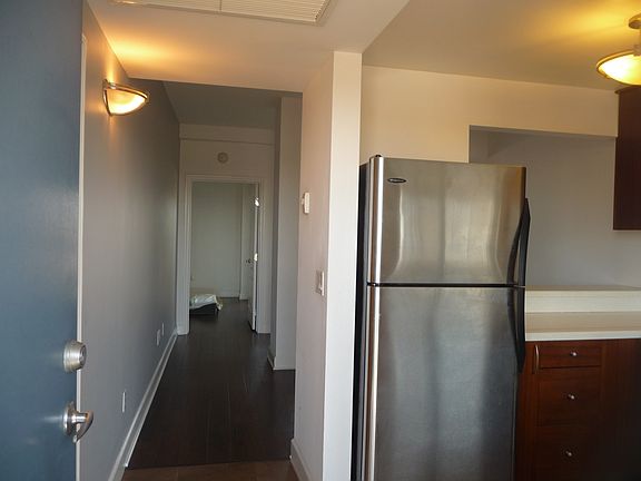 3rd image of 2828 University Ave Unit 409