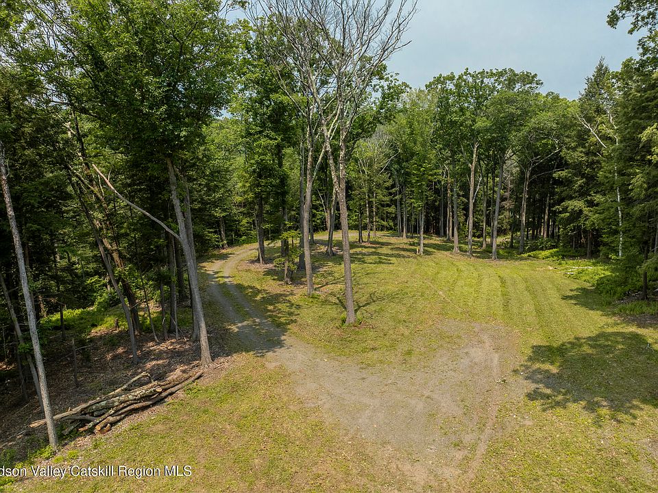 1st image of 276 E Hill Road