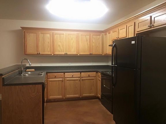 Kitchen, dishwasher, stove and refrigerator included