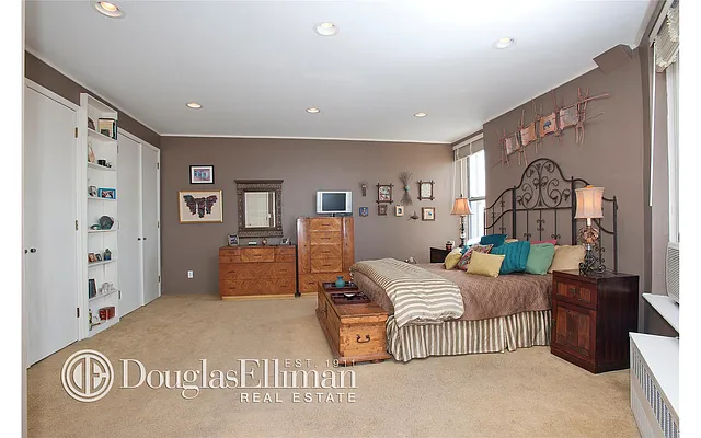 Sold by Douglas Elliman | media 26