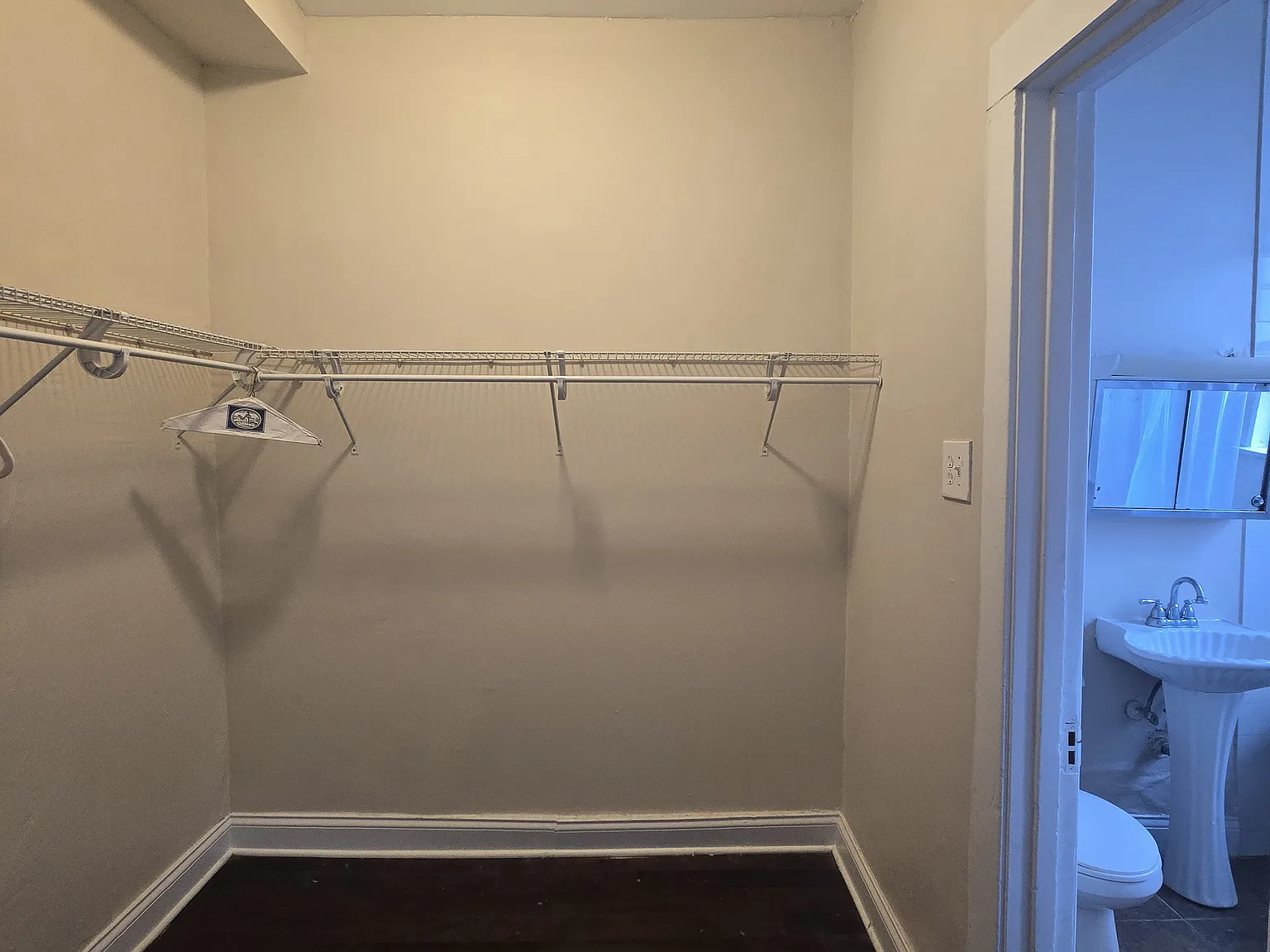 Studio, 500 sqft, $1,350 — Photo 3