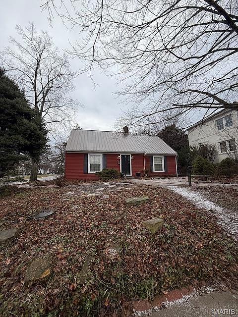 1st image of 456 Marie St