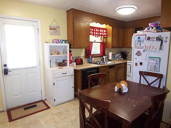 4th image of 326 E Homestead Ave