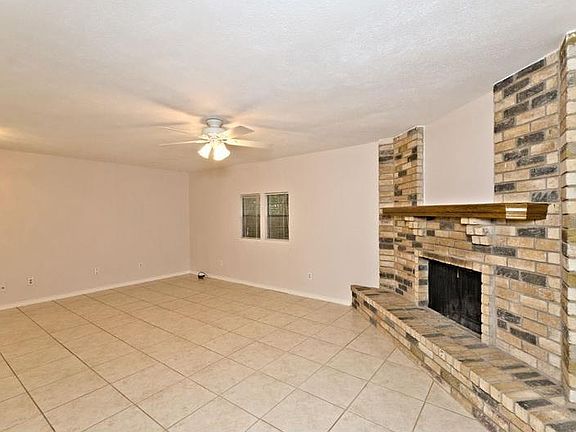 3rd image of 908 Grassy Glen Dr