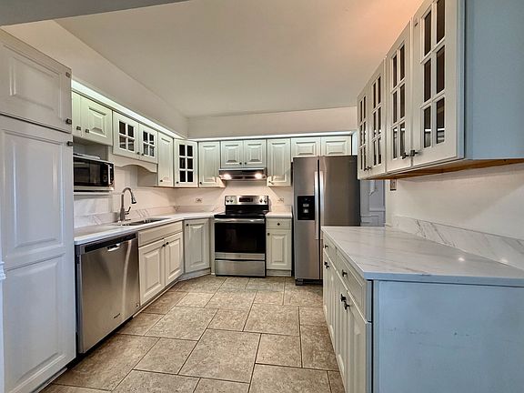 4th image of 5840 W 104th St APT 314