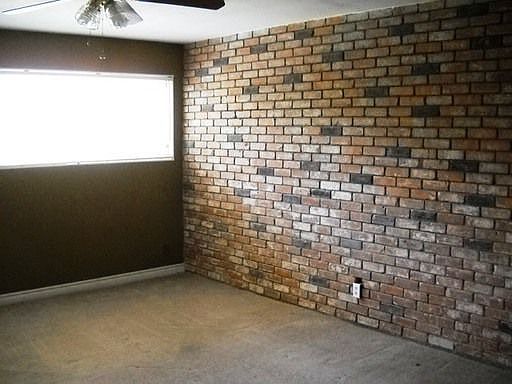 5th image of 604 Sandalwood Dr