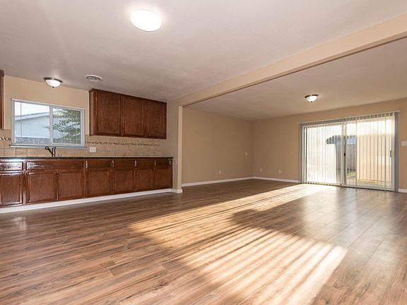 4th image of 1200 Fairweather Dr