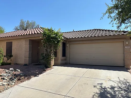 1722 W Amberwood Dr Photo 1