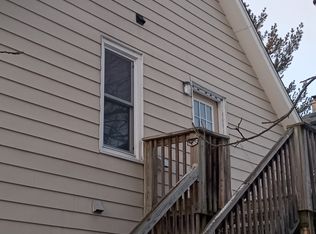 304 Sycamore Rd, Dekalb, IL 60115