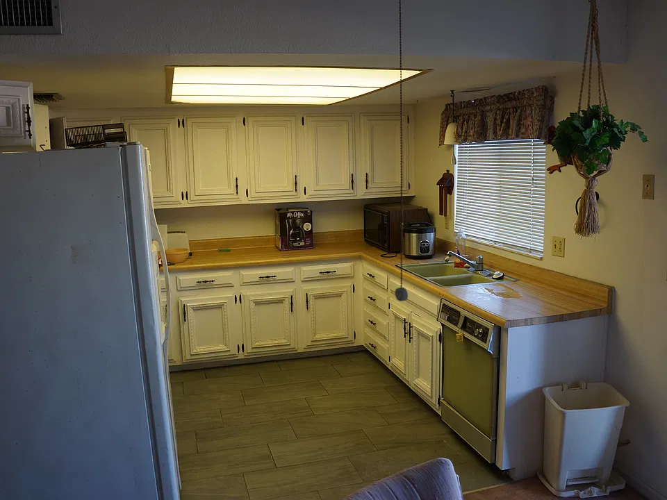 12012 N Saguaro Blvd #1