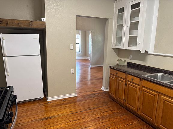5th image of 255 Linares St #1