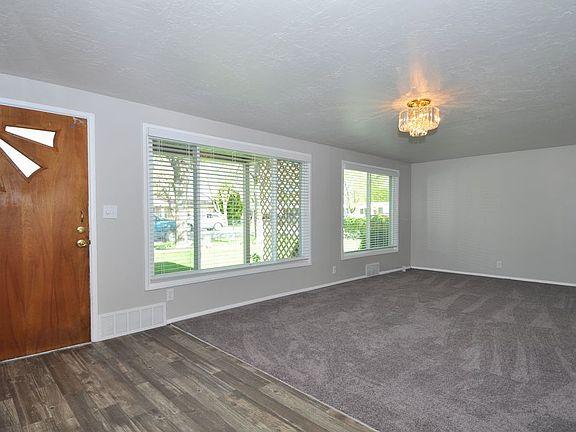 5th image of 3352 S Hillsdale Dr