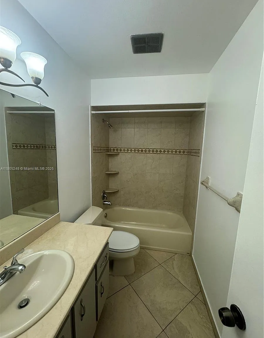 3 bed, 1600 sqft, $2,650 — Photo 4