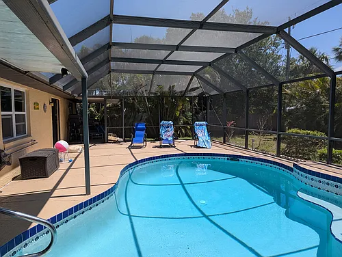 943 Dobell Ter Photo 1