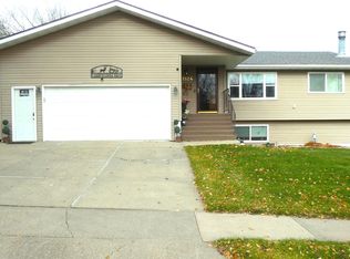 1824 Longley Ave, Bismarck, ND 58501