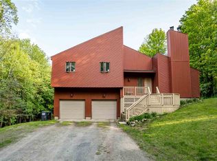 47 Lang Rd, Troy, NY 12180