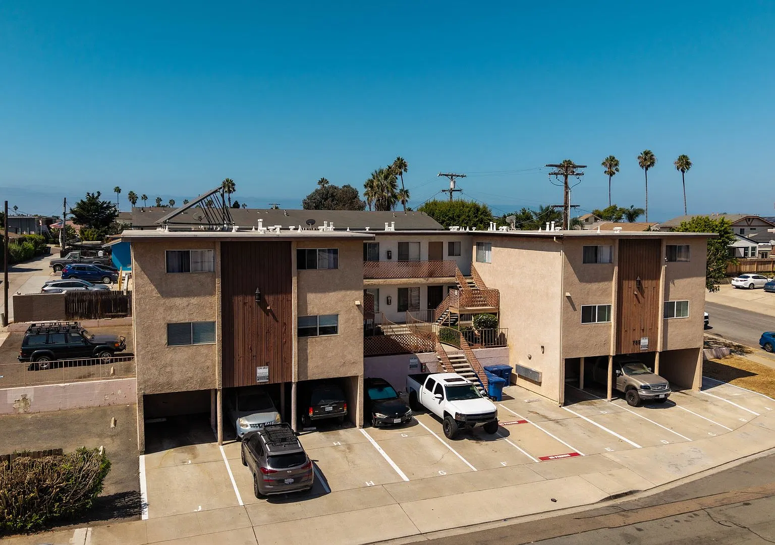 Calla Ave Apartments — Photo 2