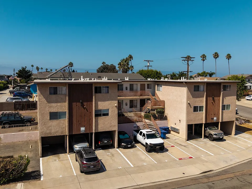 Calla Ave Apartments