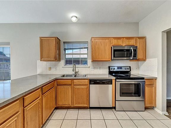 2nd image of 1203 Morningside Dr