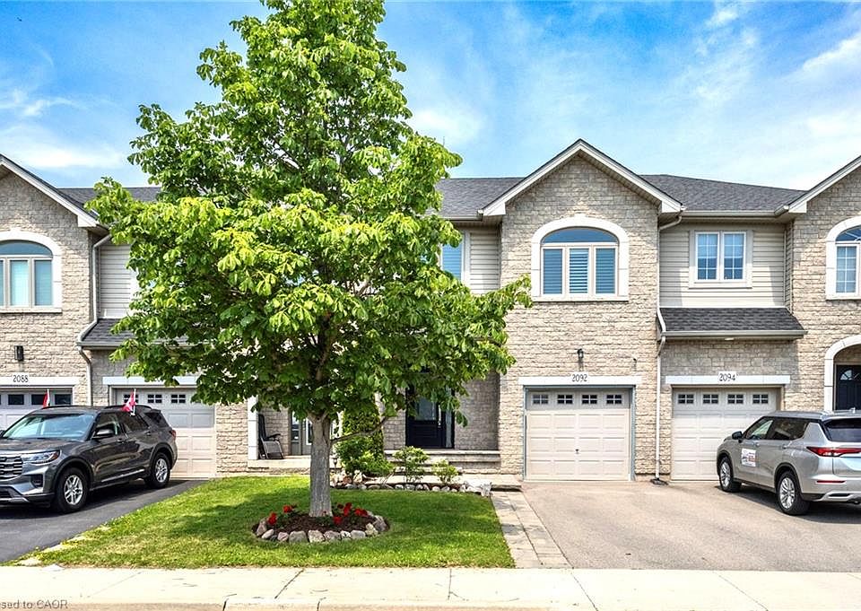 1st image of 2092 English Cres