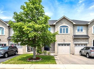 2092 English Cres, Burlington, ON L7L 7B3