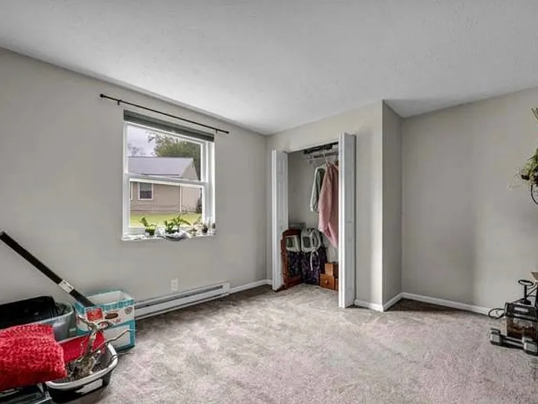 1529-31 Benjamin Ct — Photo 3