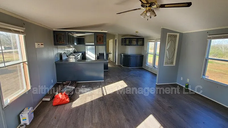 3 bed, 2.0 bath, 1200 sqft, $1,450 — Photo 4