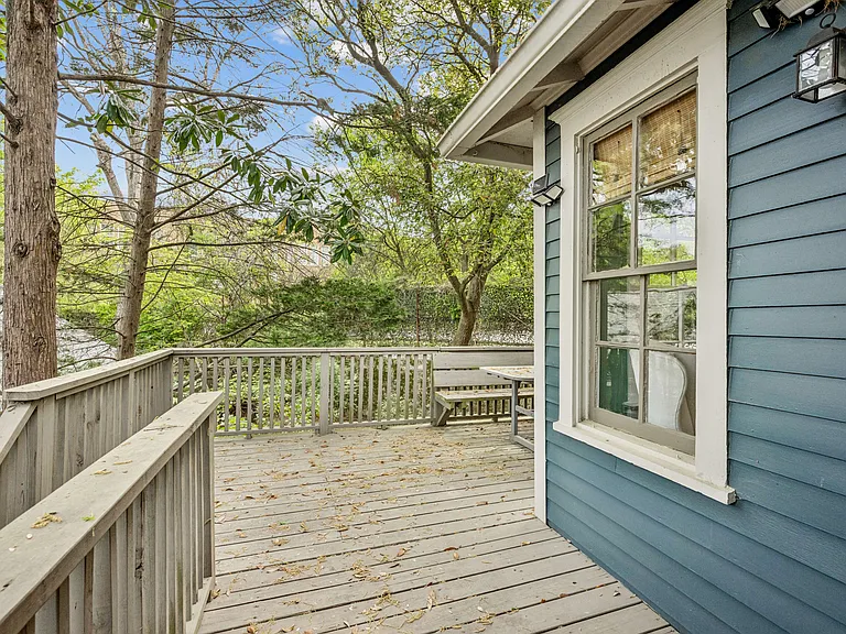 1052 Alta Ave NE — Photo 11