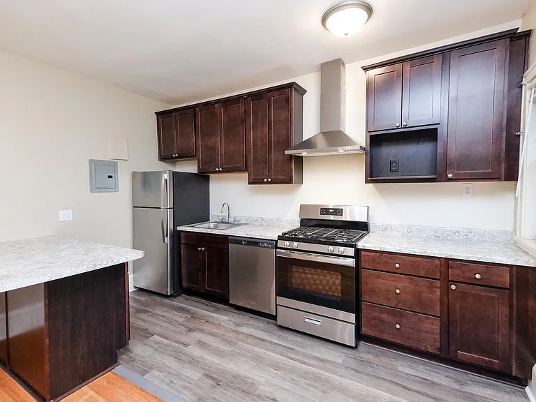 Garfield Court Apartments — Photo 5