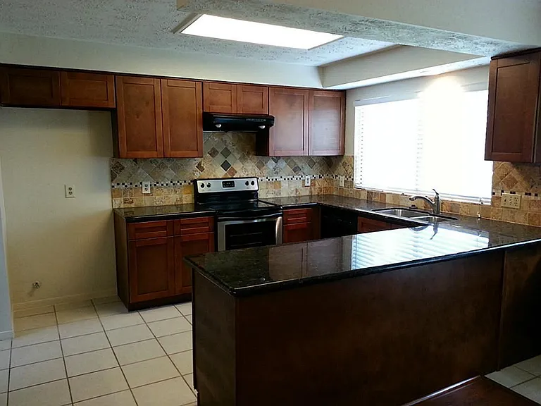 1907 Liberty Point Ln — Photo 7