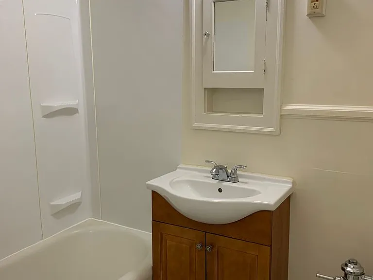 1225 Commerce Ave — Photo 6